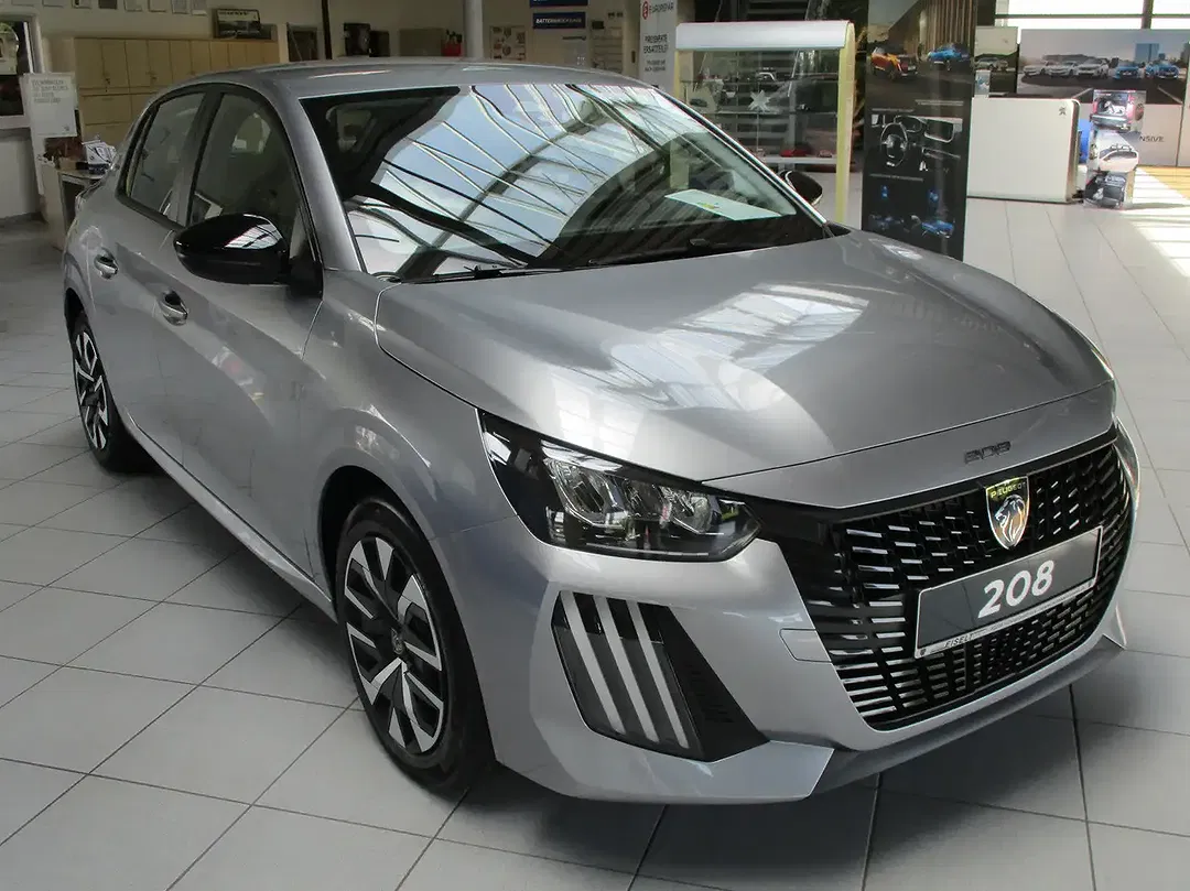 Peugeot 208 - Thumbnail 3