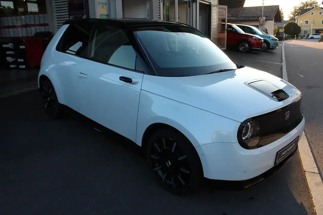 Honda e - Thumbnail 3
