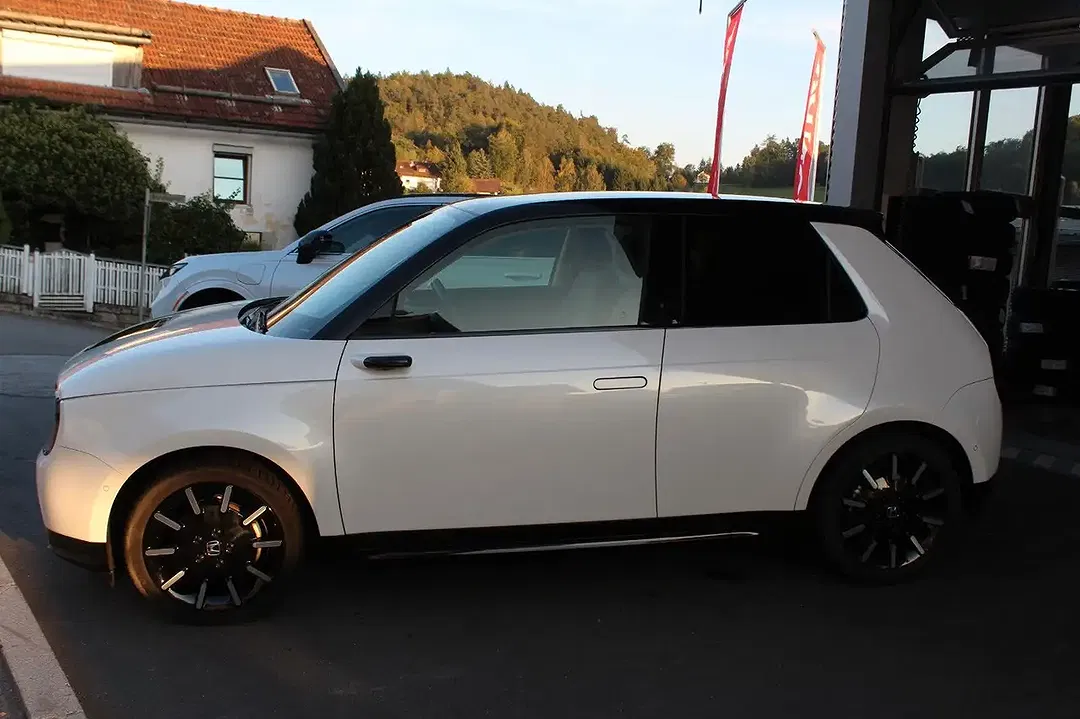 Honda e - Thumbnail 9