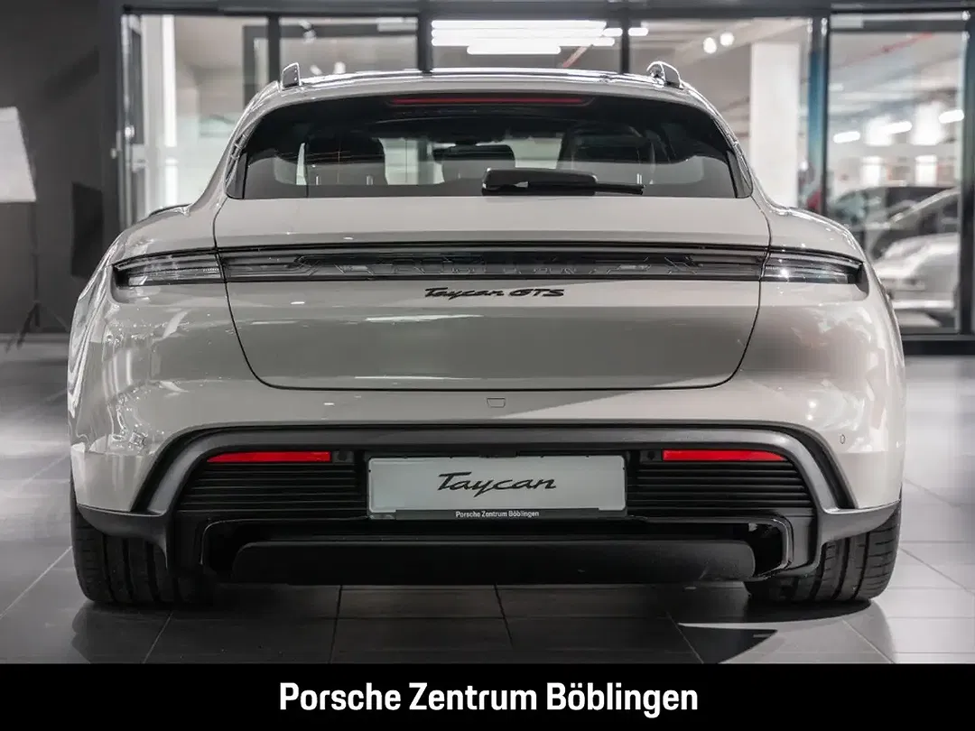 Porsche Taycan - Thumbnail 10