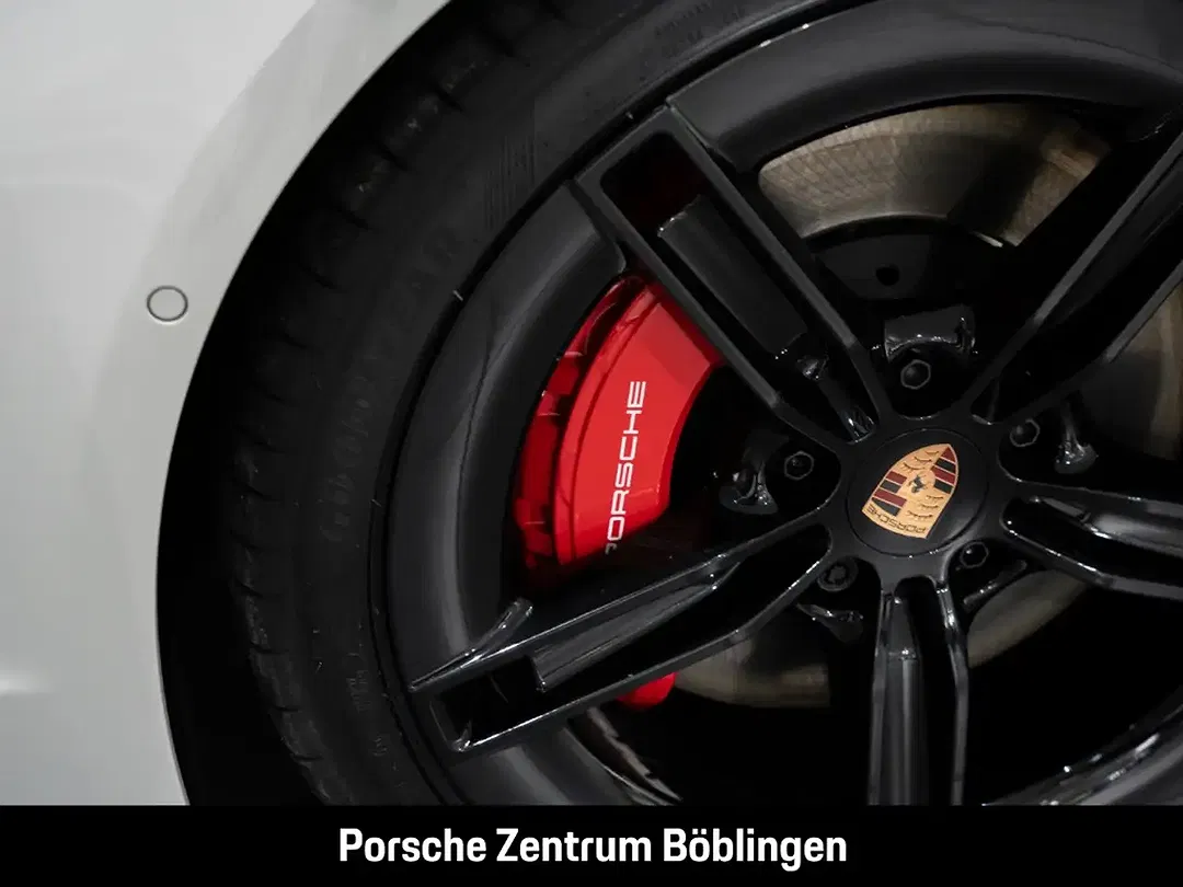 Porsche Taycan - Thumbnail 14