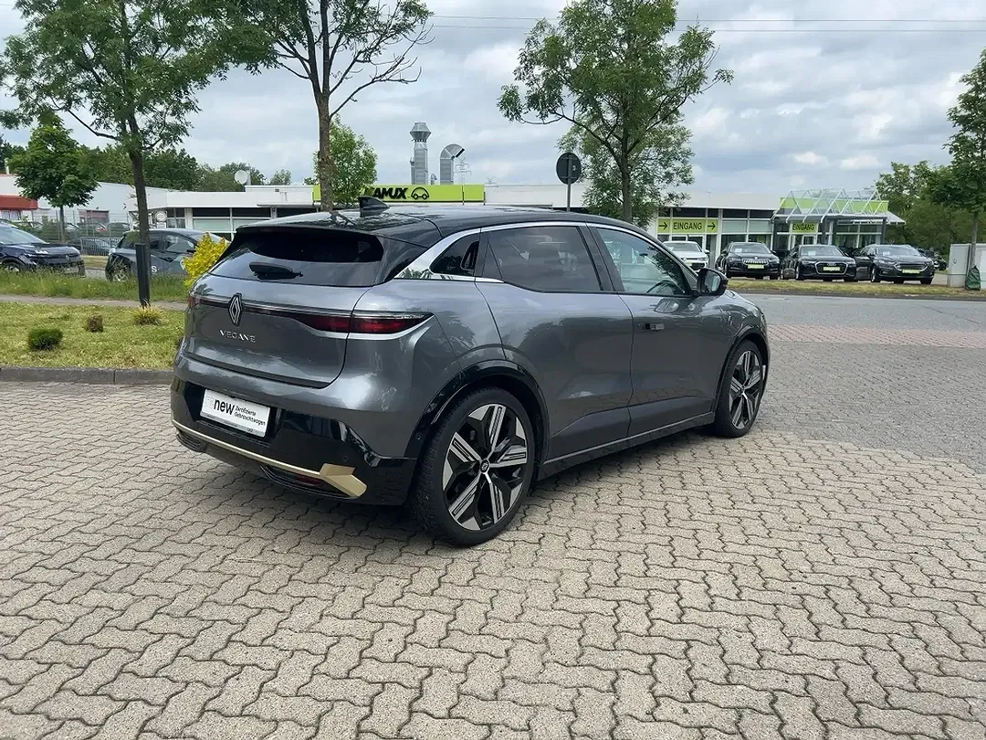 Renault Megane E-Tech - Thumbnail 4