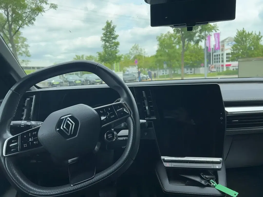 Renault Megane E-Tech - Thumbnail 8