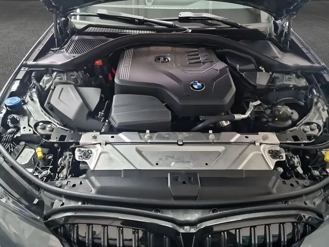 BMW 320 - Thumbnail 8