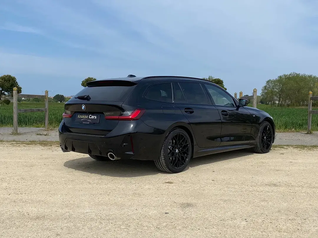 BMW 320 - Thumbnail 1