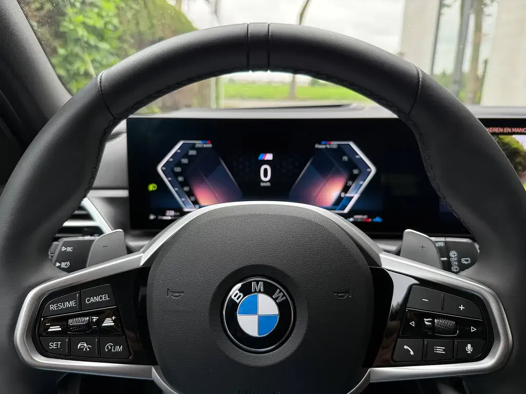 BMW 320 - Thumbnail 6