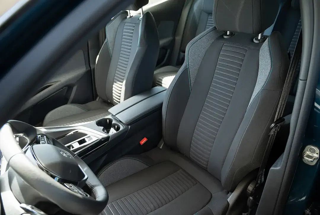 Peugeot 3008 - Thumbnail 4
