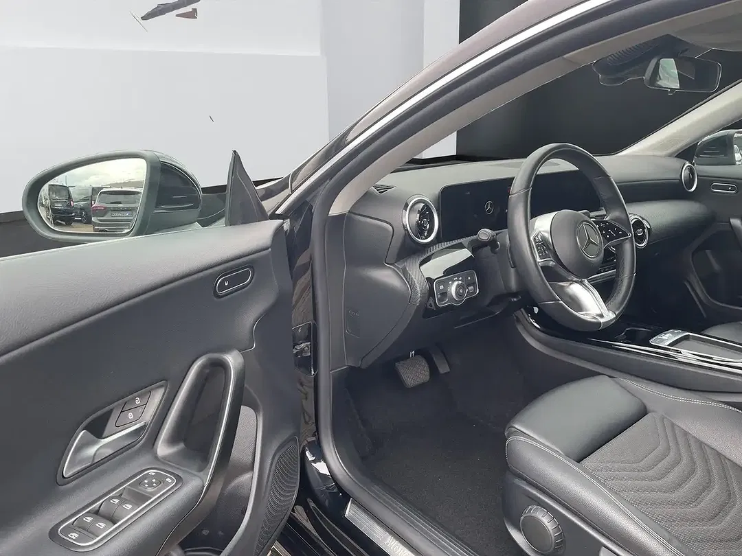 Mercedes-Benz CLA 180 - Thumbnail 11