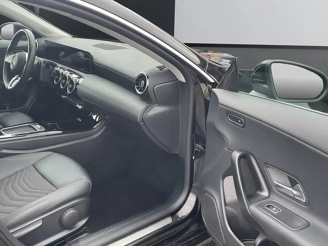 Mercedes-Benz CLA 180 - Thumbnail 12