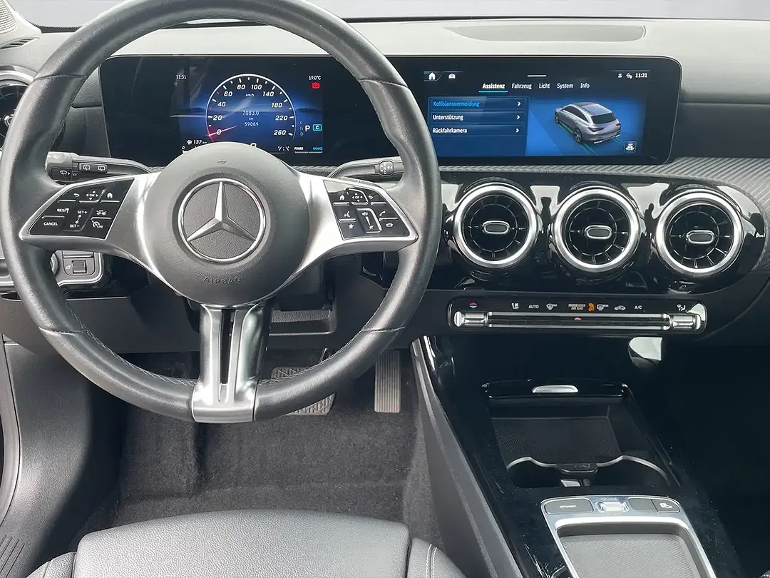 Mercedes-Benz CLA 180 - Thumbnail 13