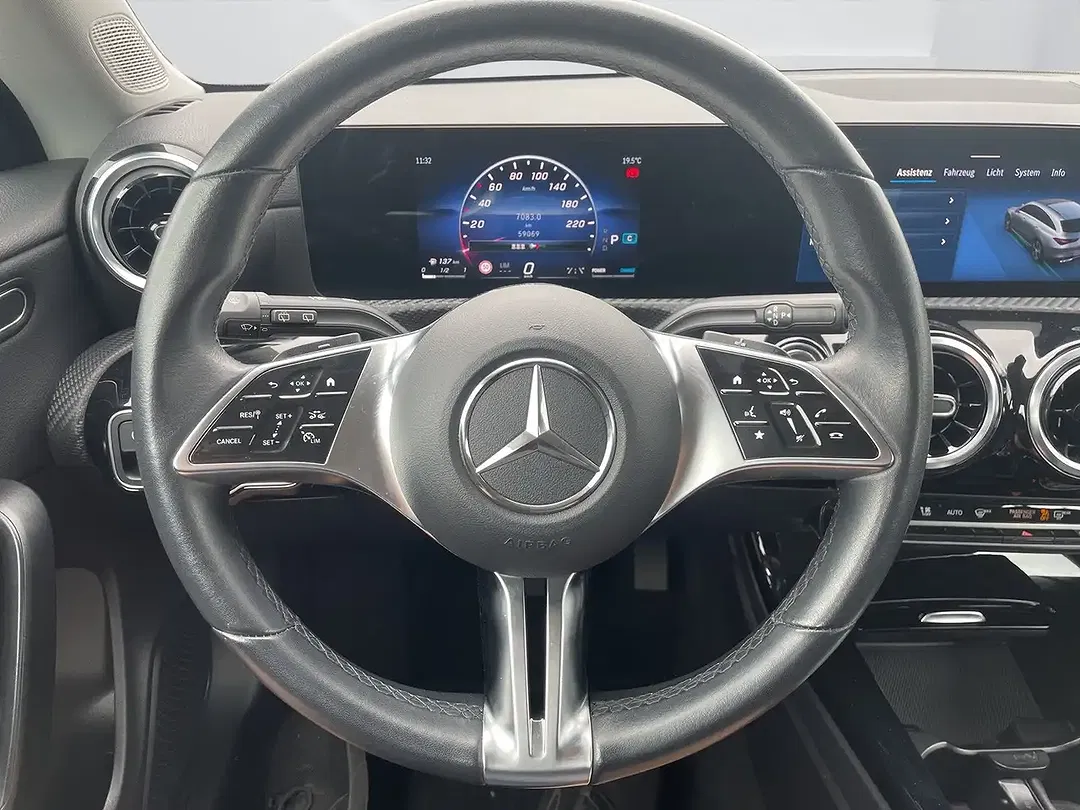 Mercedes-Benz CLA 180 - Thumbnail 14