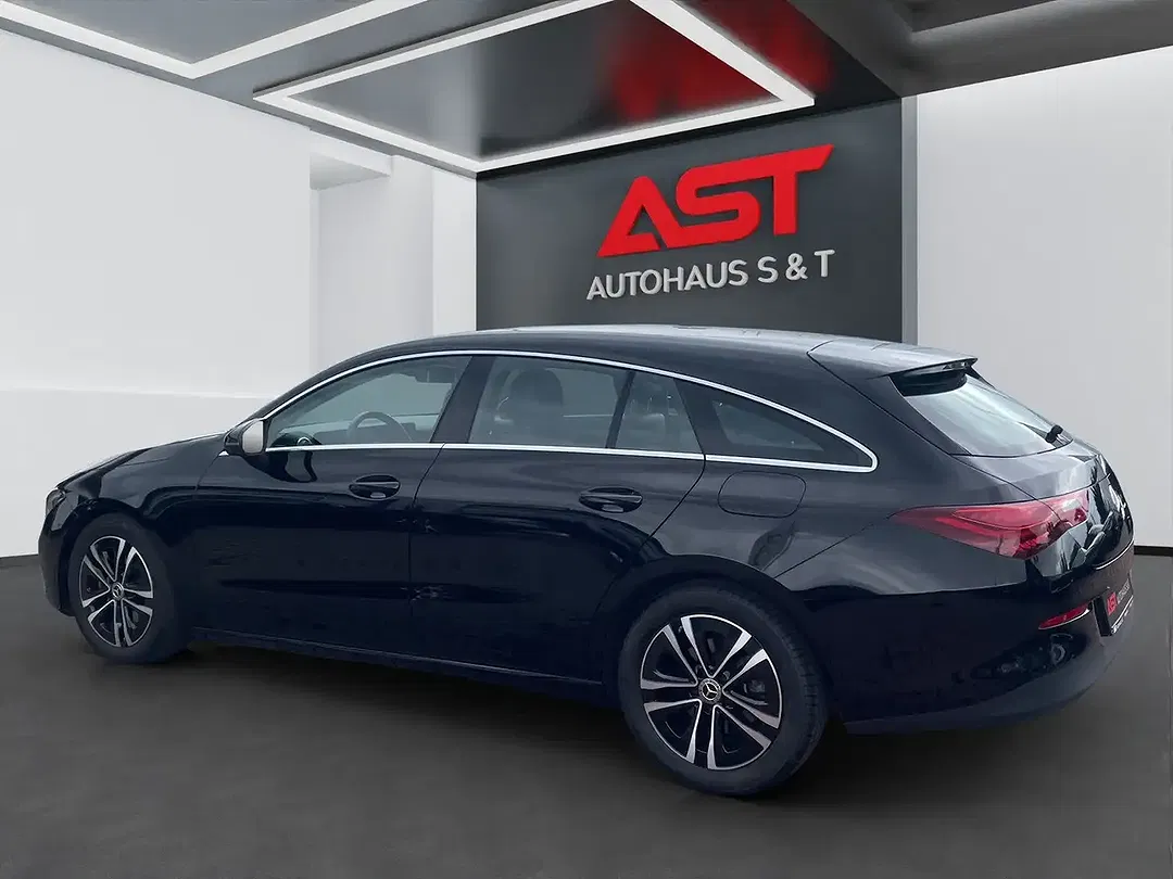 Mercedes-Benz CLA 180 - Thumbnail 4