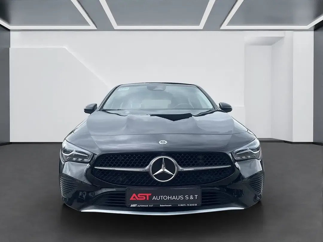Mercedes-Benz CLA 180 - Thumbnail 8