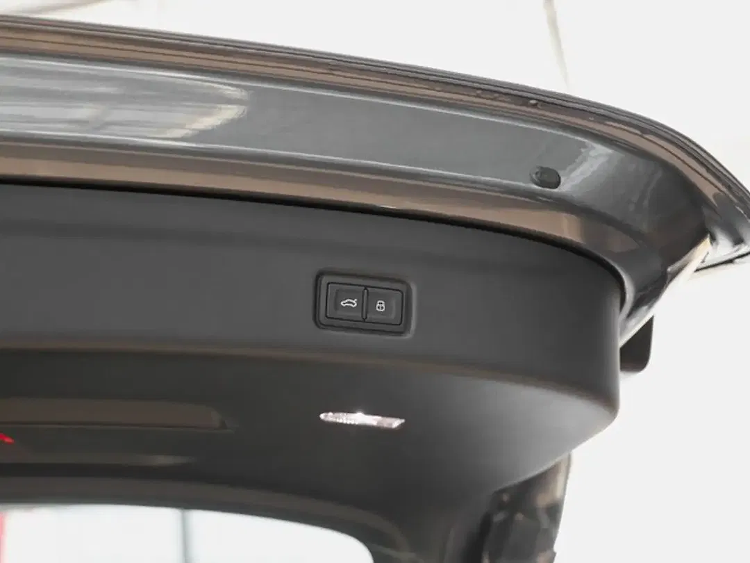 Audi e-tron - Thumbnail 10