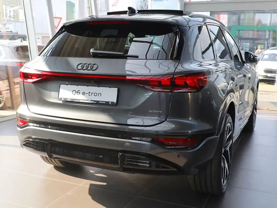 Audi e-tron - Thumbnail 3