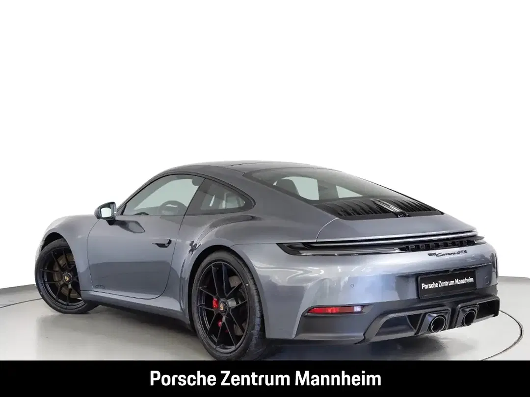Porsche 992 - Thumbnail 3