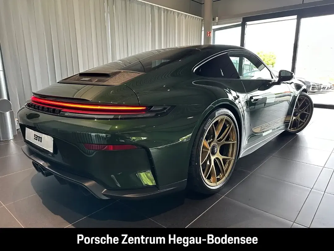 Porsche 992 - Thumbnail 2