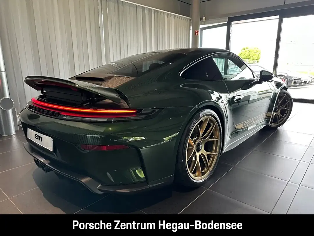 Porsche 992 - Thumbnail 3