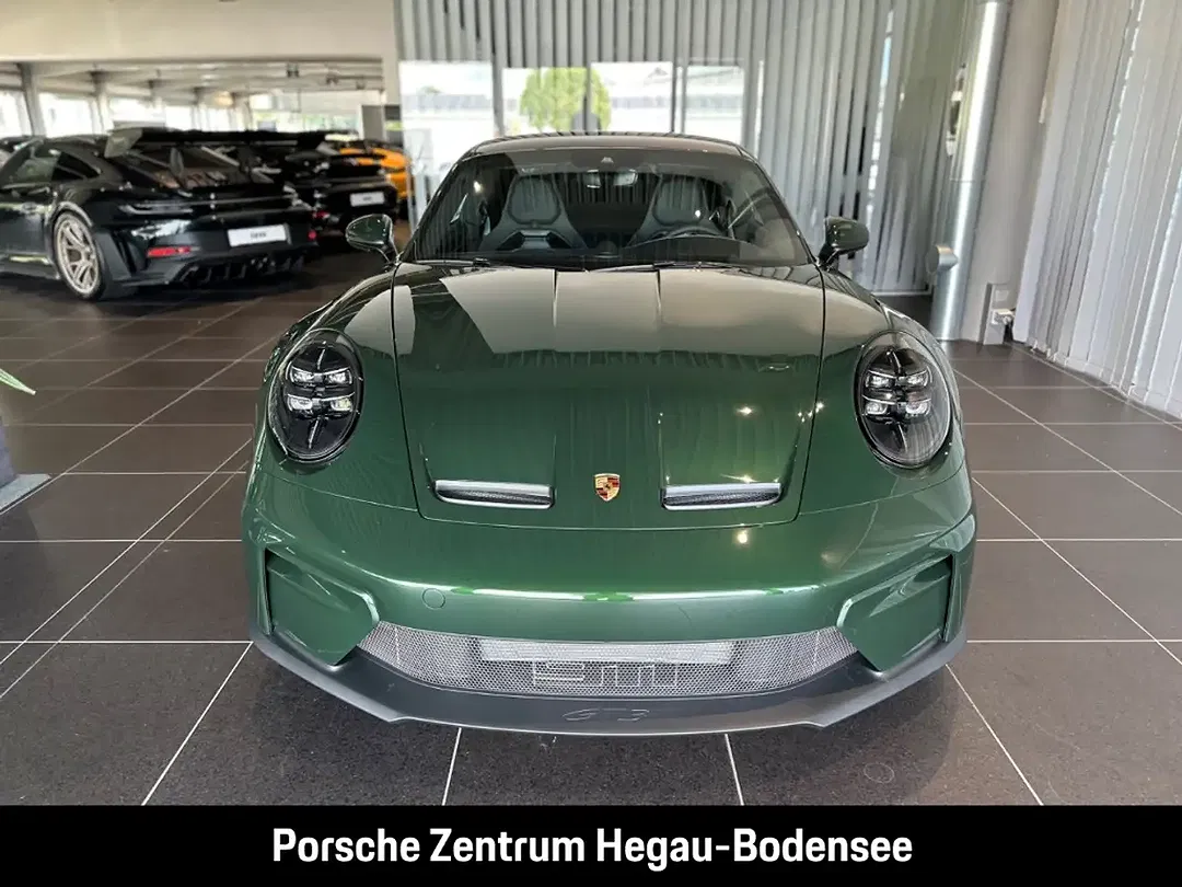 Porsche 992 - Thumbnail 4