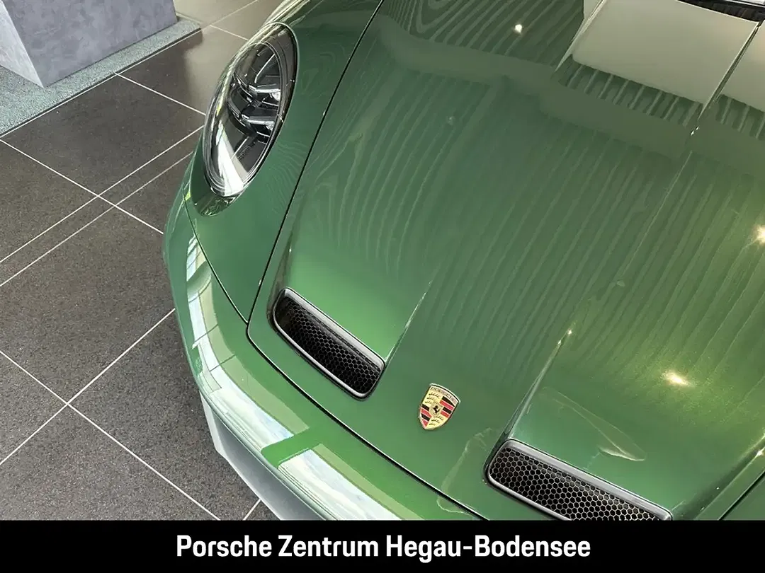 Porsche 992 - Thumbnail 6