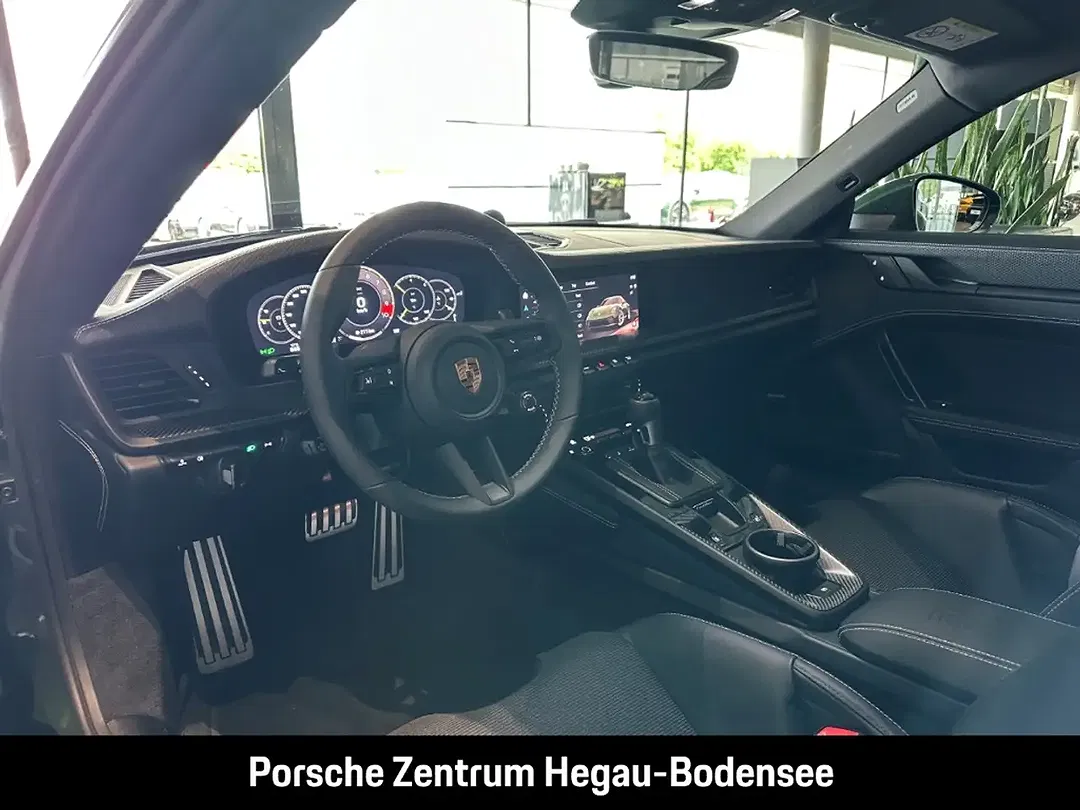 Porsche 992 - Thumbnail 8