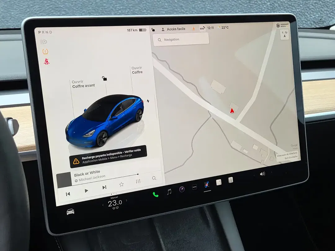 Tesla Model 3 - Thumbnail 30
