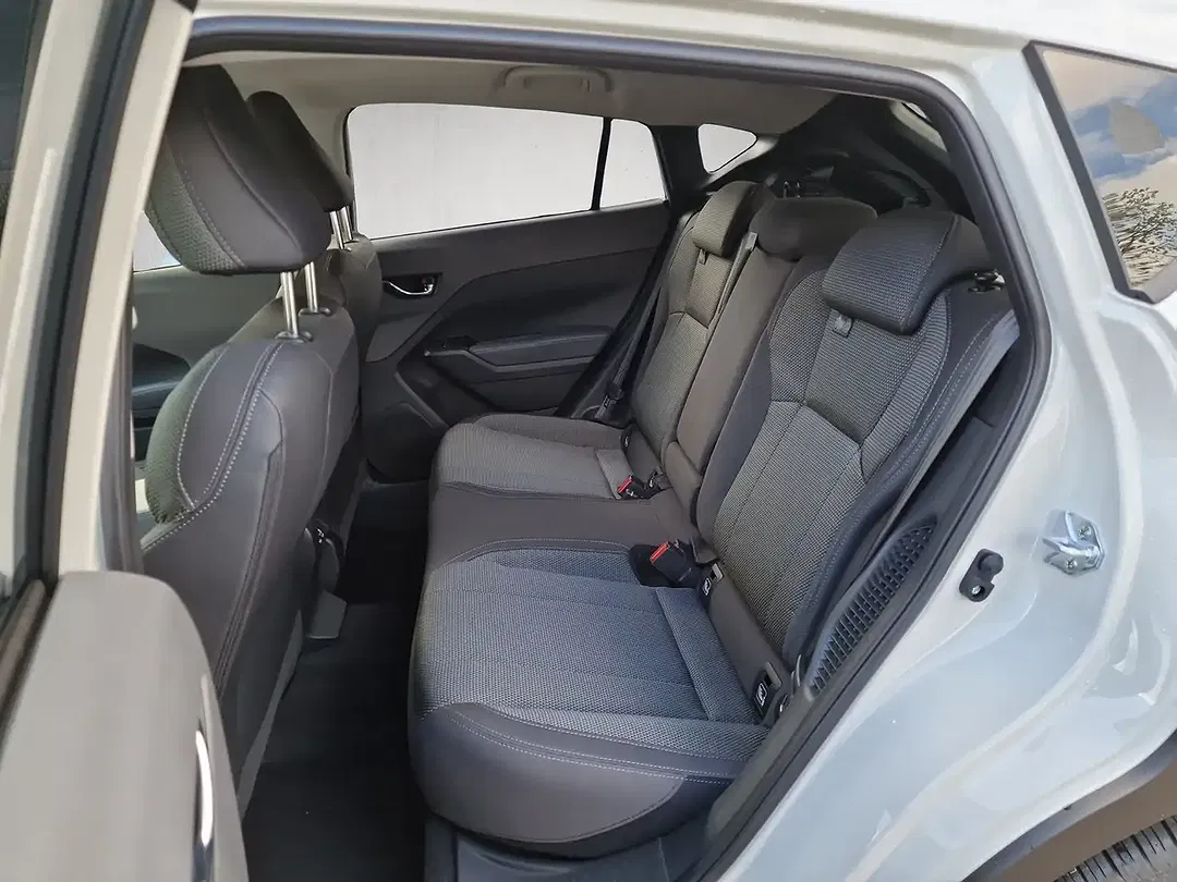 Subaru Crosstrek - Thumbnail 9