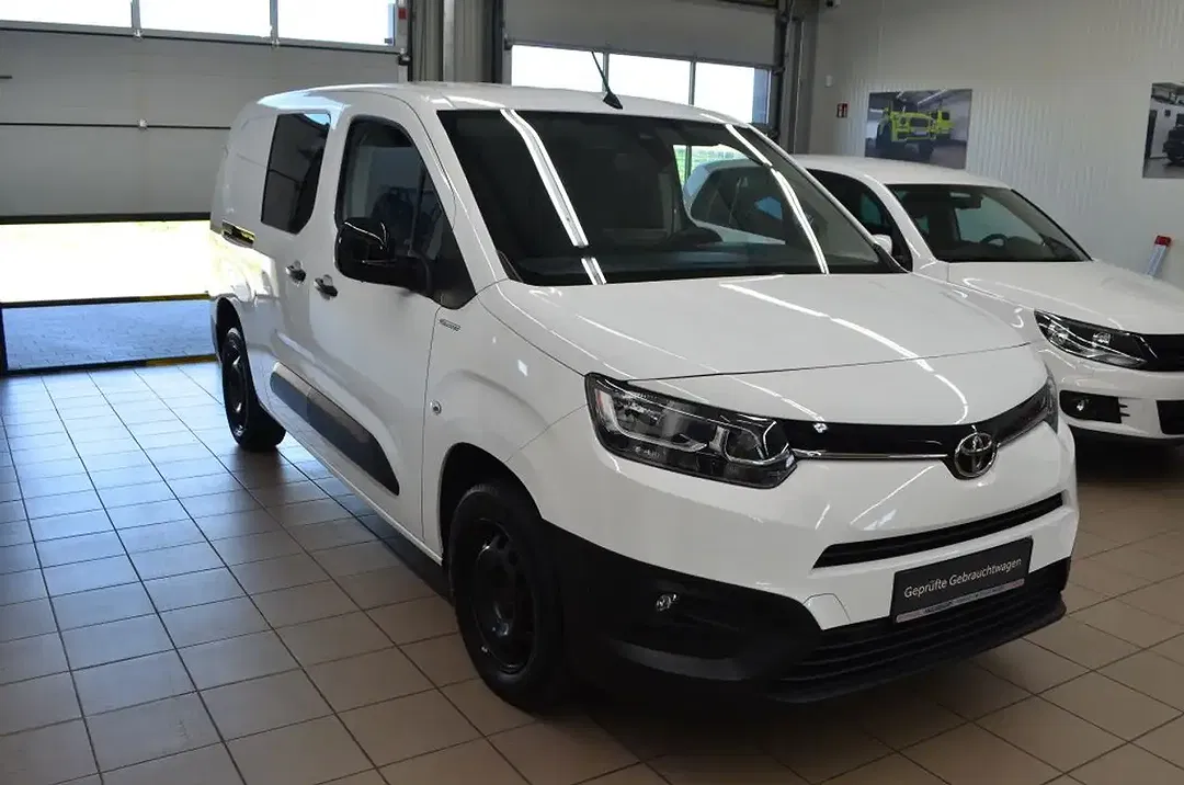 Toyota Proace City - Thumbnail 3