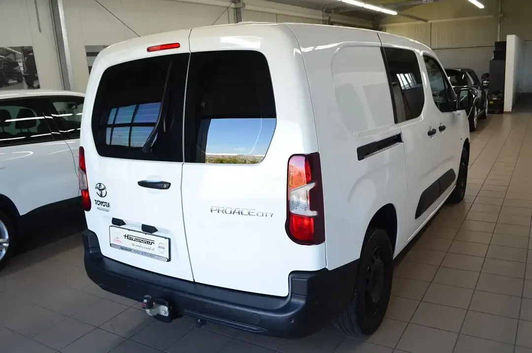 Toyota Proace City - Thumbnail 8
