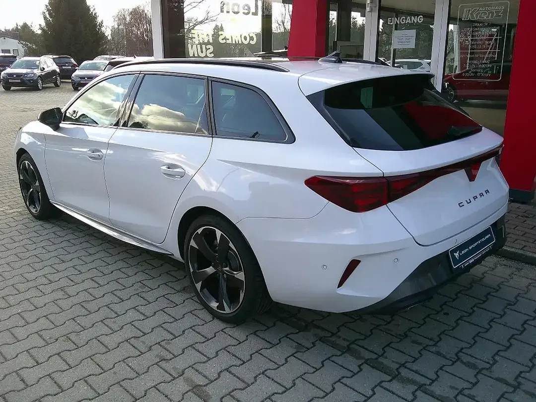CUPRA Leon - Thumbnail 3
