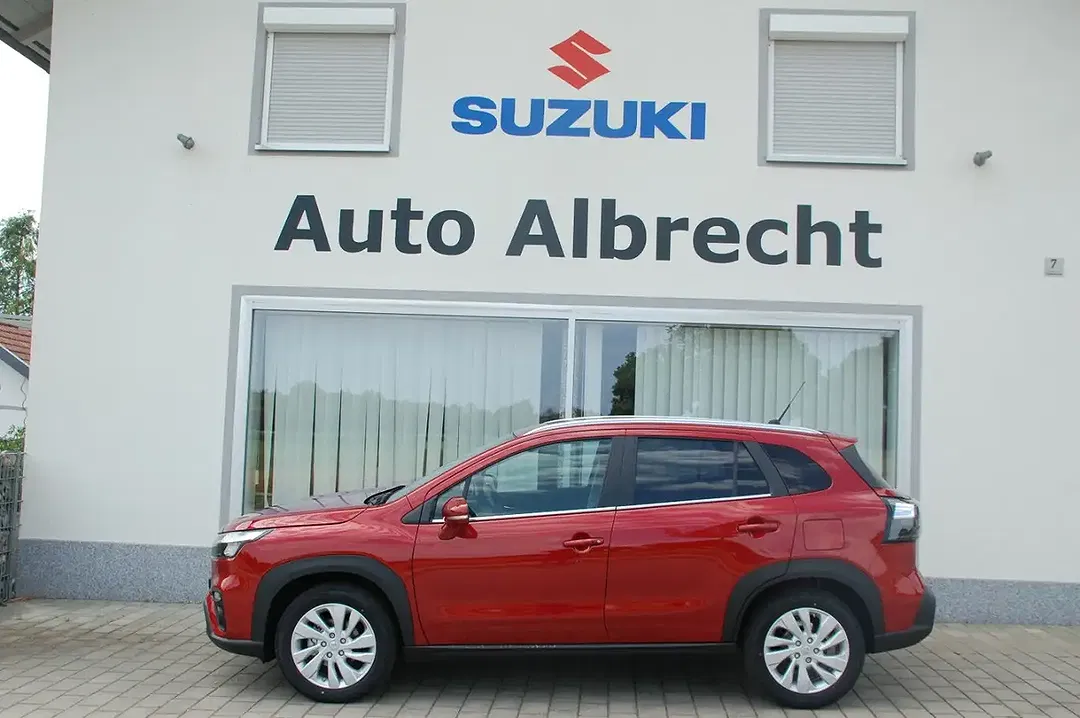 Suzuki S-Cross - Thumbnail 1