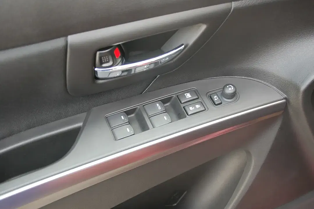 Suzuki S-Cross - Thumbnail 14