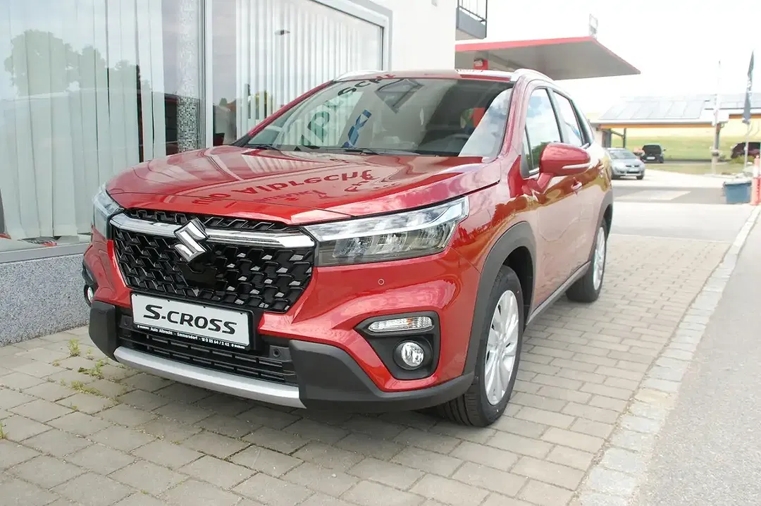 Suzuki S-Cross - Thumbnail 2