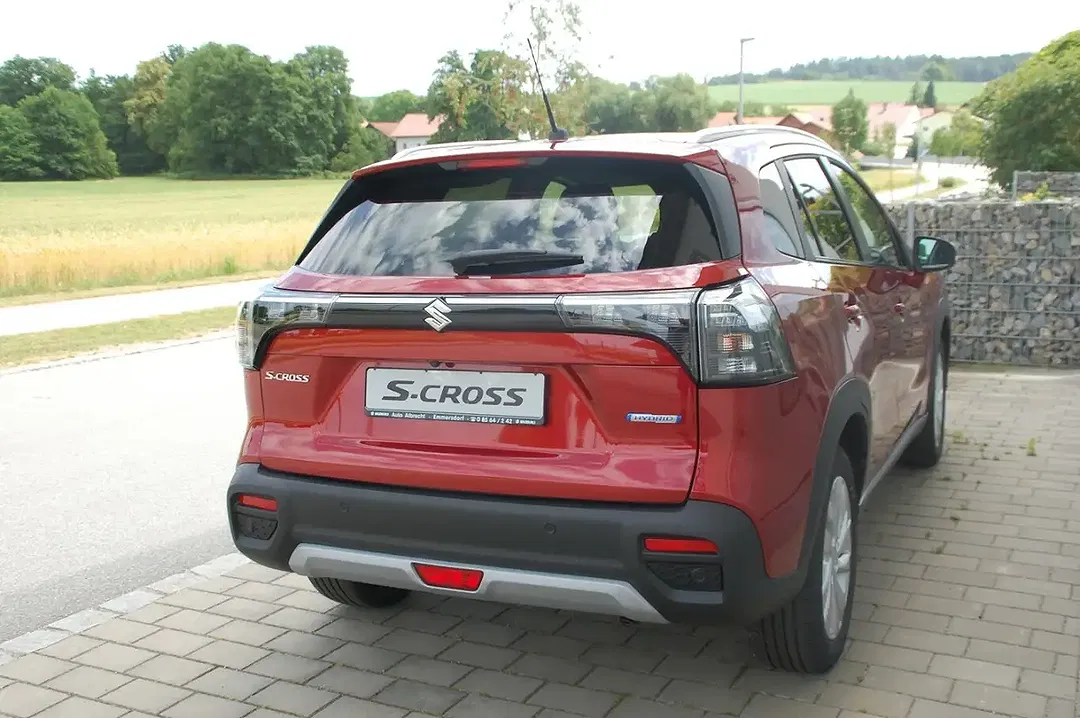 Suzuki S-Cross - Thumbnail 6