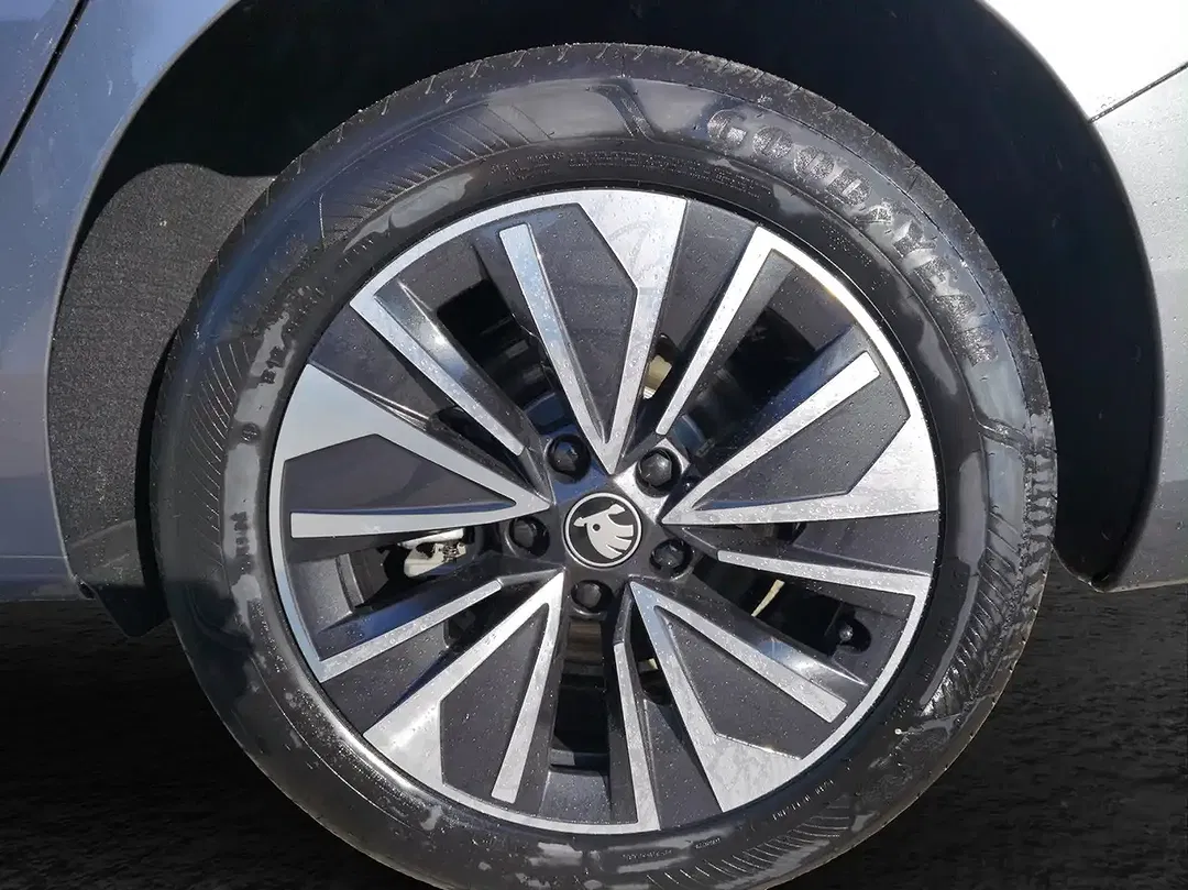 Skoda Superb - Thumbnail 5
