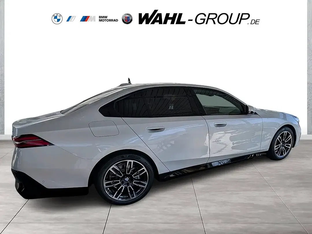 BMW 520 - Thumbnail 2