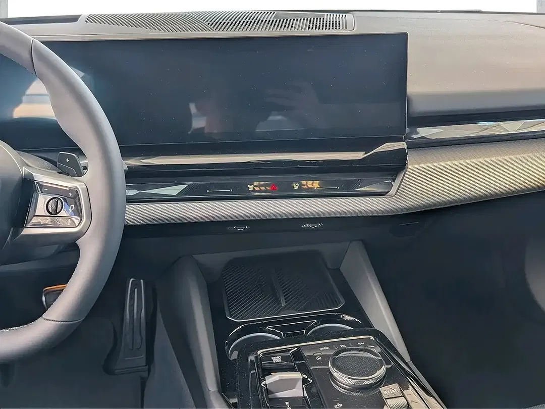 BMW 520 - Thumbnail 8
