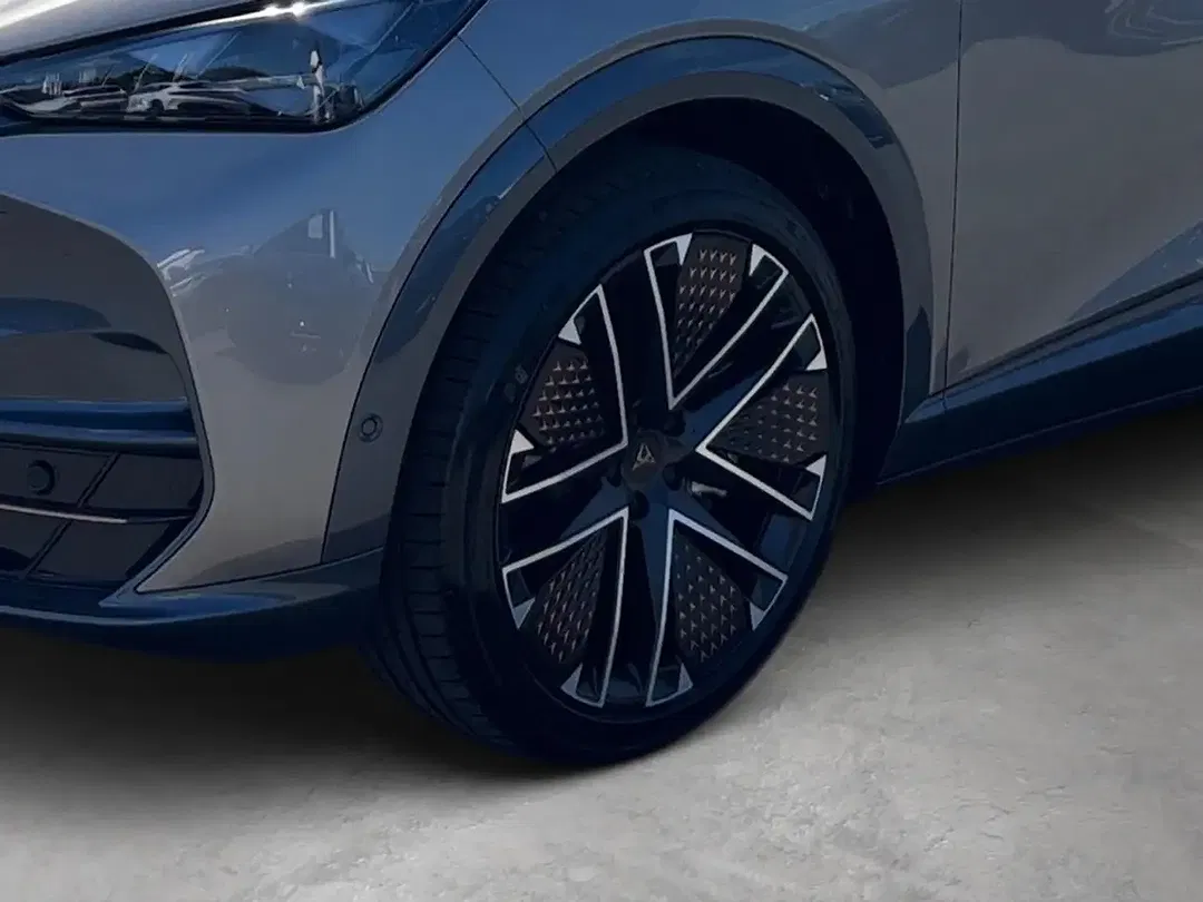 CUPRA Tavascan - Thumbnail 8