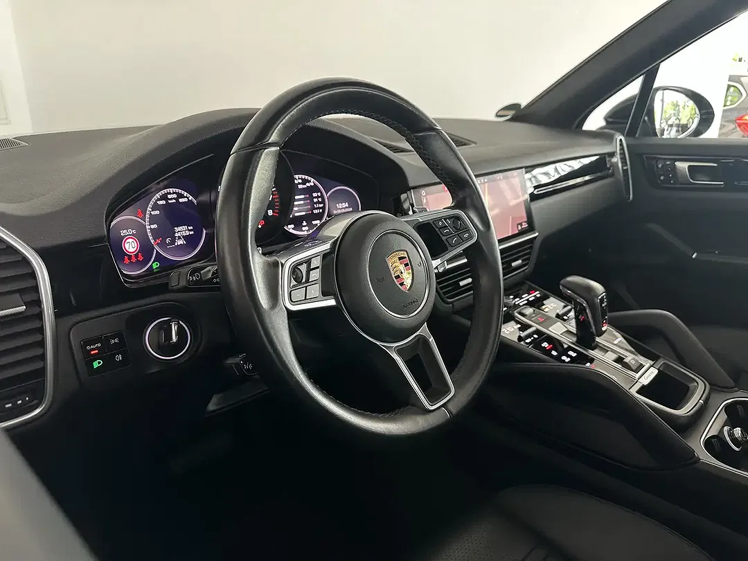 Porsche Cayenne - Thumbnail 13