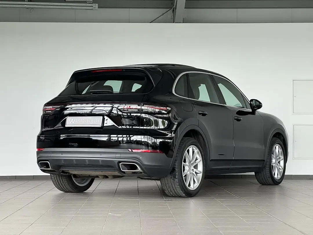 Porsche Cayenne - Thumbnail 4