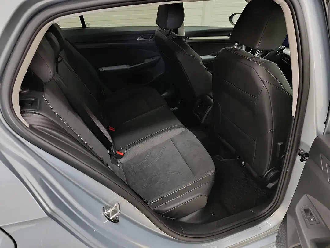 Volkswagen Golf - Thumbnail 8