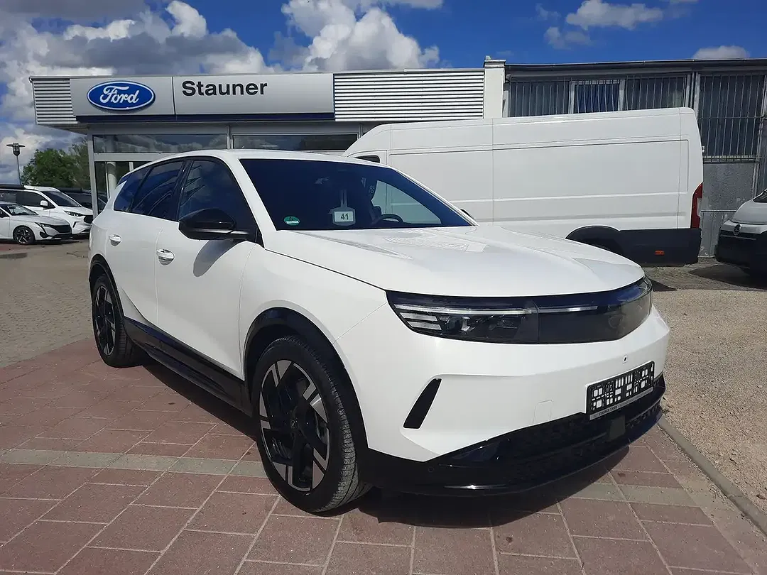 Opel Grandland - Thumbnail 3