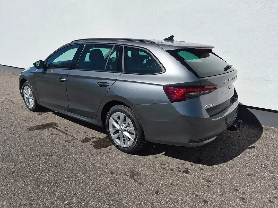 Skoda Octavia - Thumbnail 5