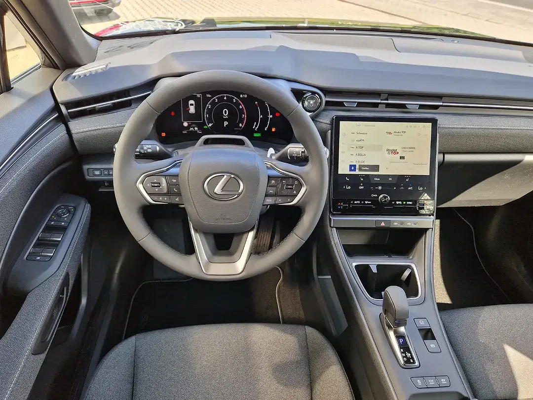 Lexus LBX - Thumbnail 8