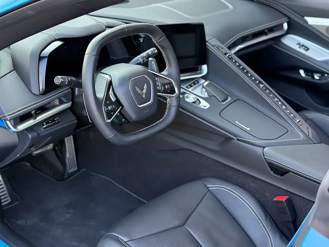 Corvette Stingray - Thumbnail 7