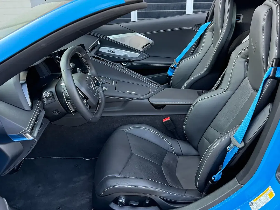 Corvette Stingray - Thumbnail 8
