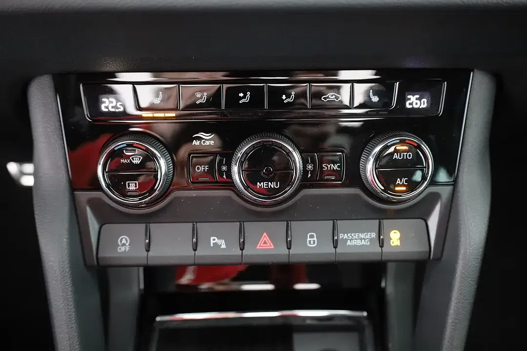 Skoda Karoq - Thumbnail 11