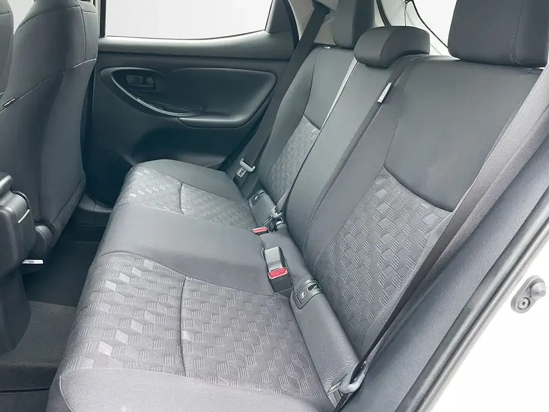 Toyota Yaris - Thumbnail 12