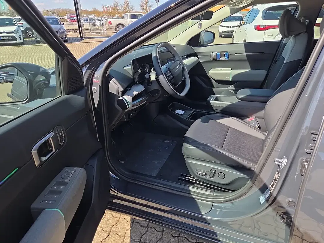 Kia EV4 - Thumbnail 5