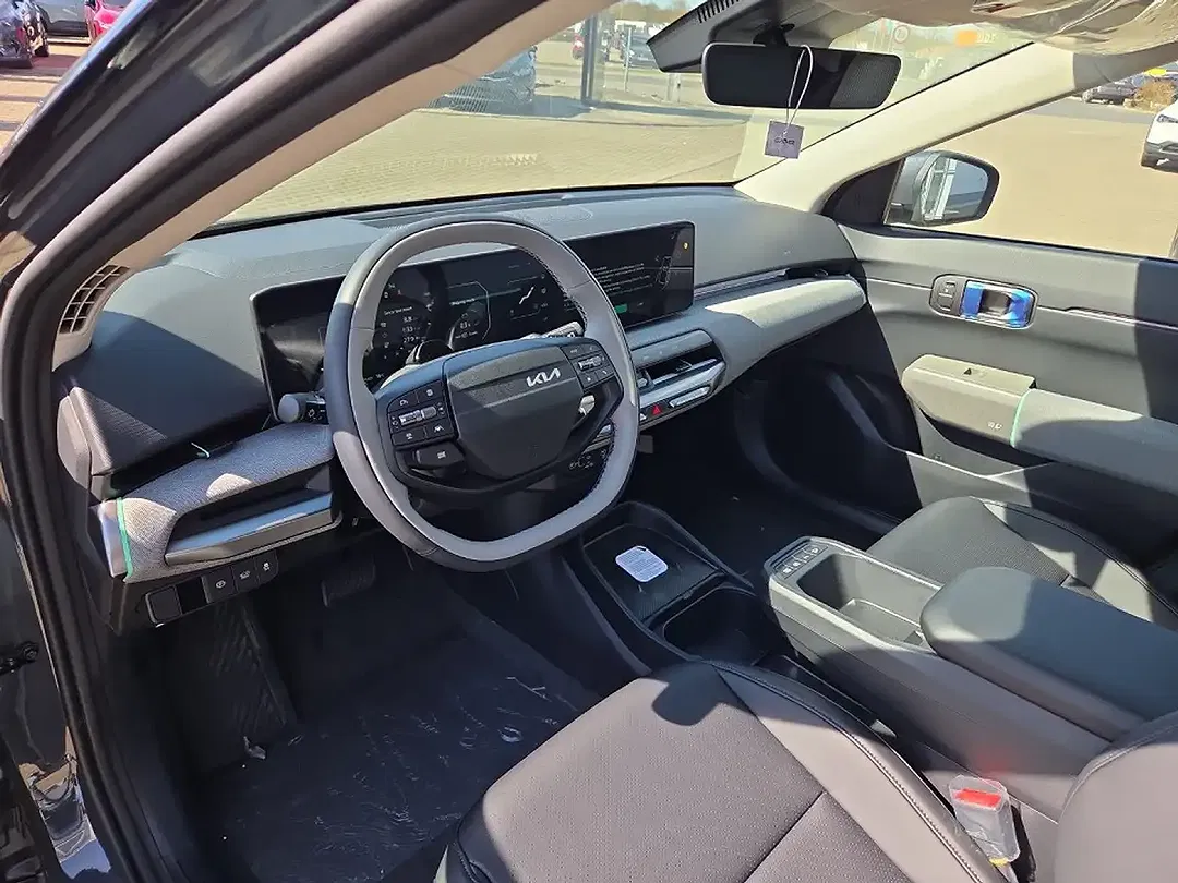 Kia EV4 - Thumbnail 7
